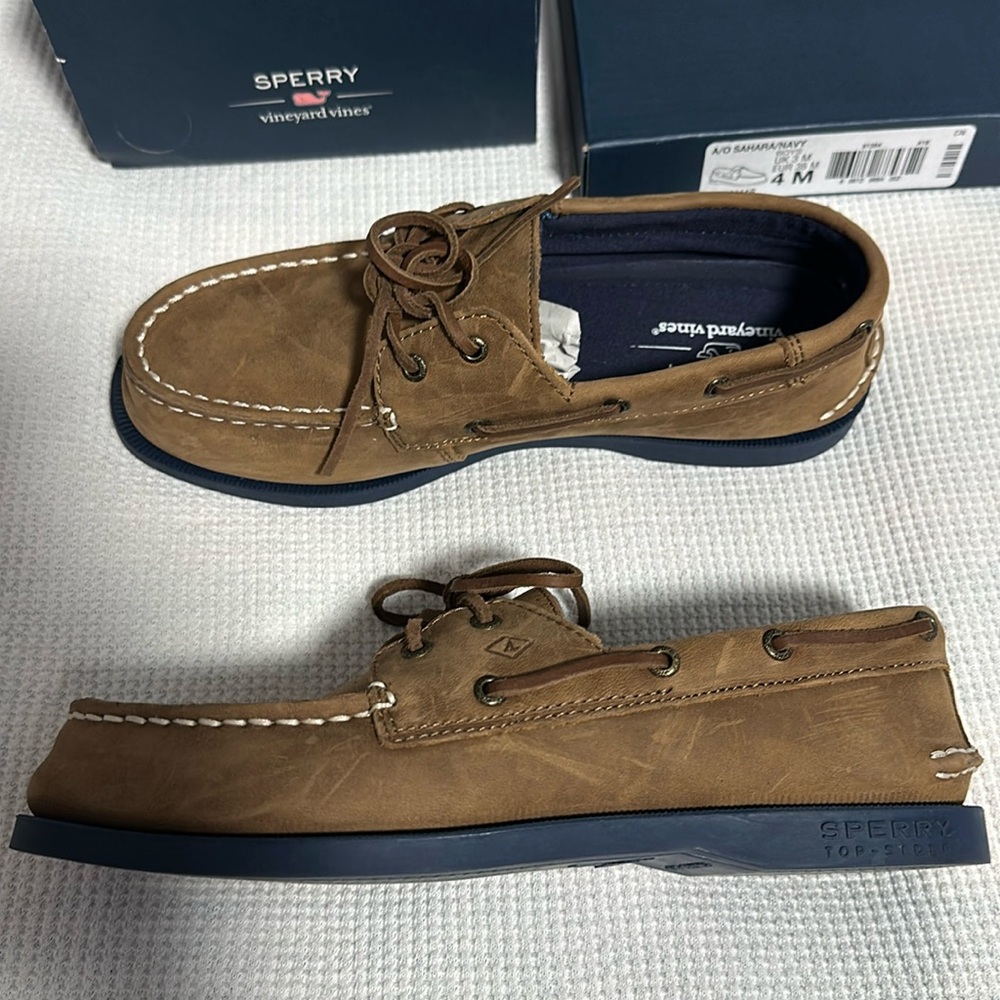Vineyard Vines Tan and Blue Moccasins with Classic Stitching
